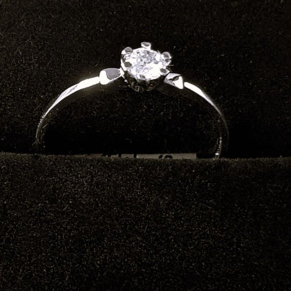 Petite Ladies Fashion / Promise Solitaire Ring .925 Sterling Silver - Picture 5 of 5